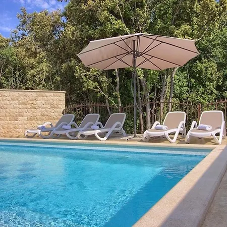 Mit Privatpool Fuer 20 Personen Ca 480 Qm In Banjole, Istrien Istrische Riviera 펜션 반졸레