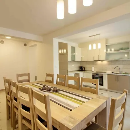 Holiday home Mit Privatpool Fuer 20 Personen Ca 480 Qm In Banjole, Istrien Istrische Riviera