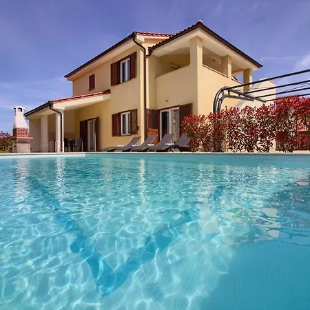 Mit Privatpool Fuer 20 Personen Ca 480 Qm In Banjole, Istrien Istrische Riviera * Banjole