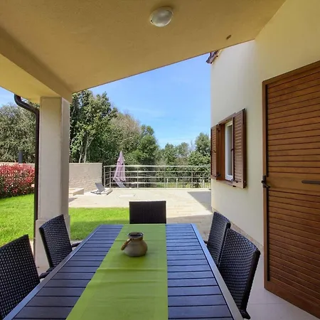 Holiday home Mit Privatpool Fuer 20 Personen Ca 480 Qm In Banjole, Istrien Istrische Riviera *